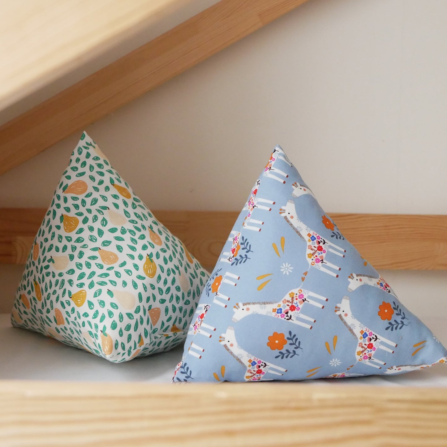 Coussins enfant berlingot confectionnés en France par Ekrin Atelier