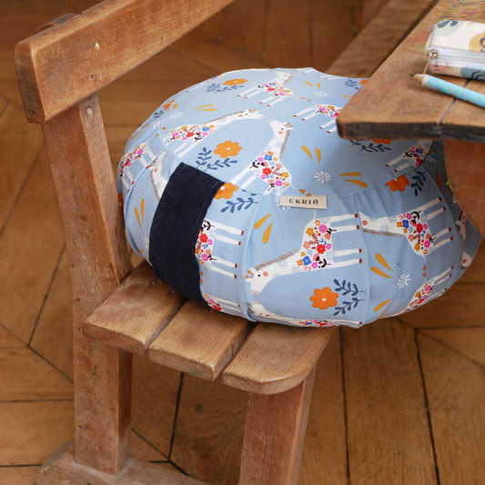Mini zafu coussin de méditation et yoga pour les enfants motifs girafe atelier Ekrin