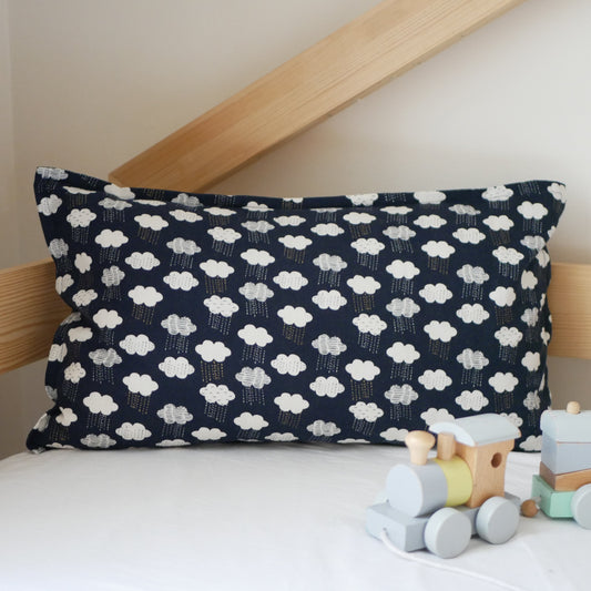 Coussin décoratif pour enfants la tête dans les nuages confection Atelier Ekrin