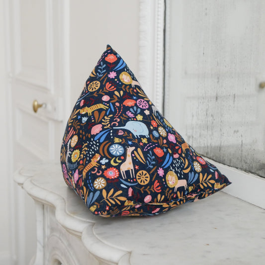 Coussin déco berlingot motifs animaux sauvages pour enfant confectionné par atelier Ekrin