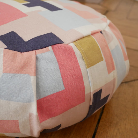 Zafu coussin de méditation et yoga aux motifs graphiques